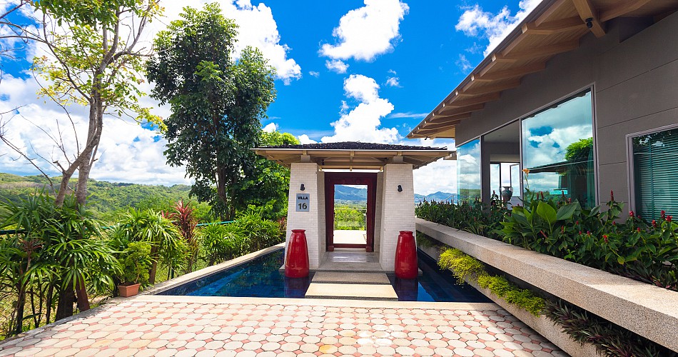 Villa Suriyan